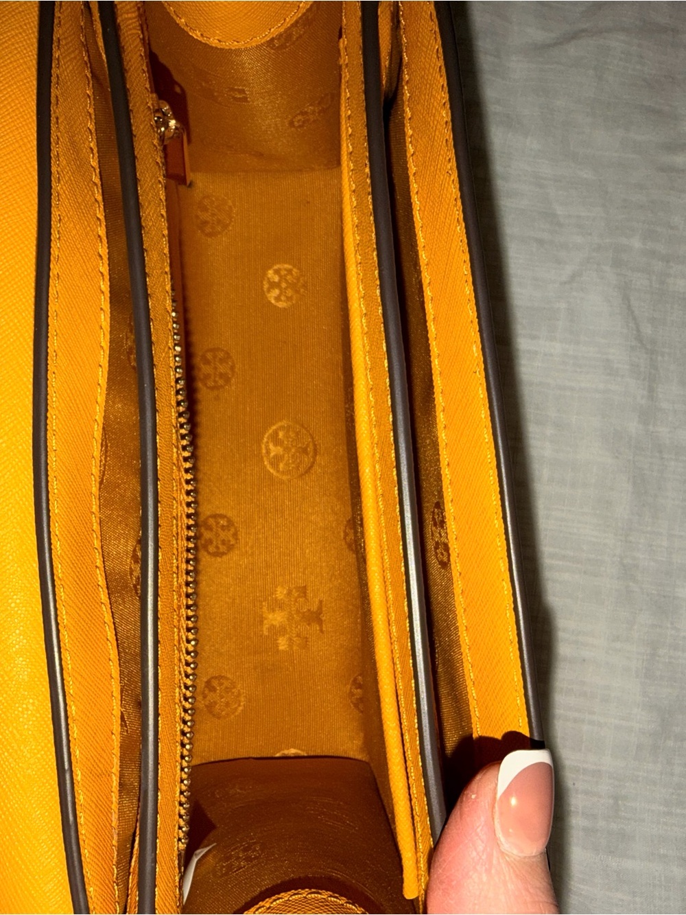 Tory Burch Saffron Yellow Leather Chain Crossbody - Picture 5 of 6
